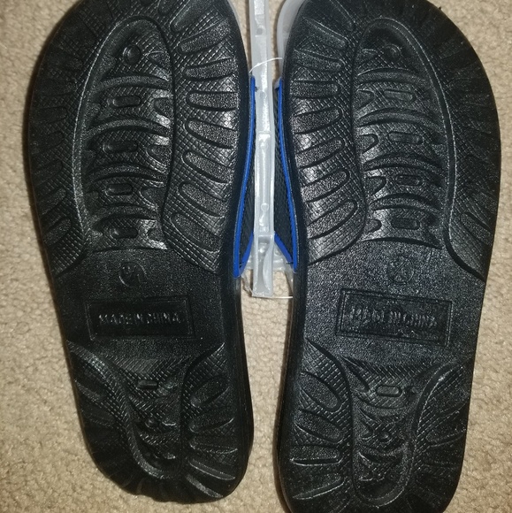 Sandals/Slides - Picture 2 of 3